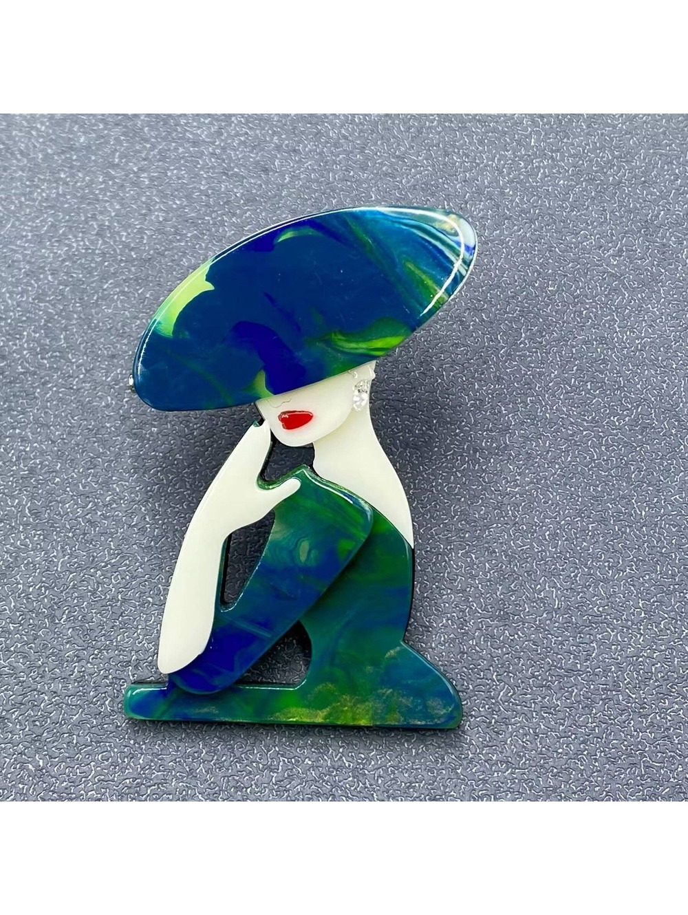 Temperament Beauty Acrylic Brooch 🦩